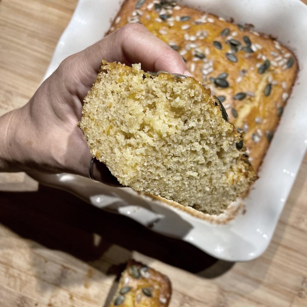 torta morbida con marmellata nell' impasto