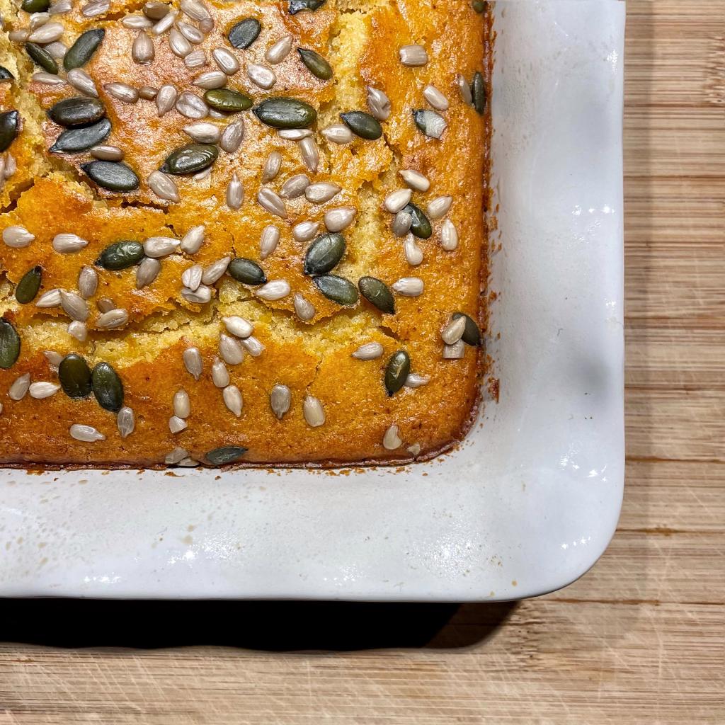 torta morbida con marmellata nell' impasto